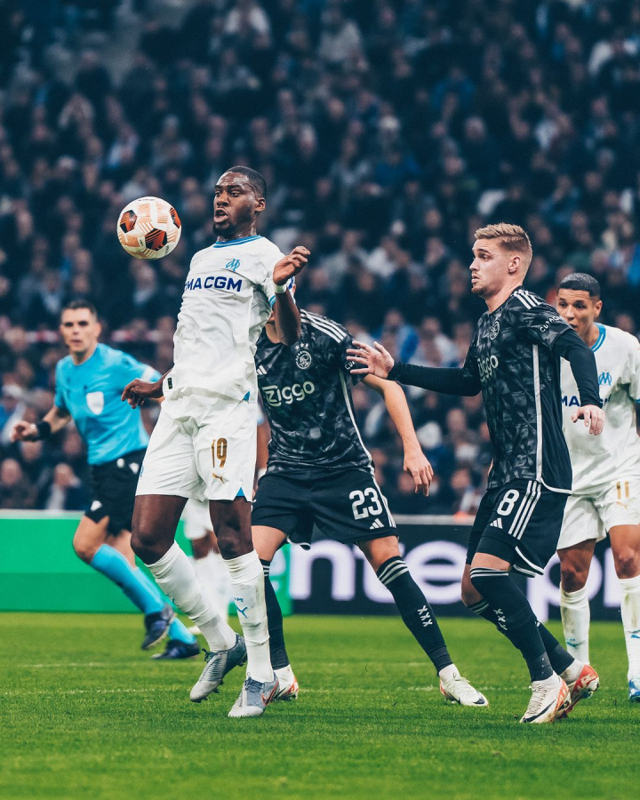 包含今晚欧联传出新动向，葡萄牙体育豪取连胜，管理层表态——压力陡增，数据趋势出现新变化的词条-开云